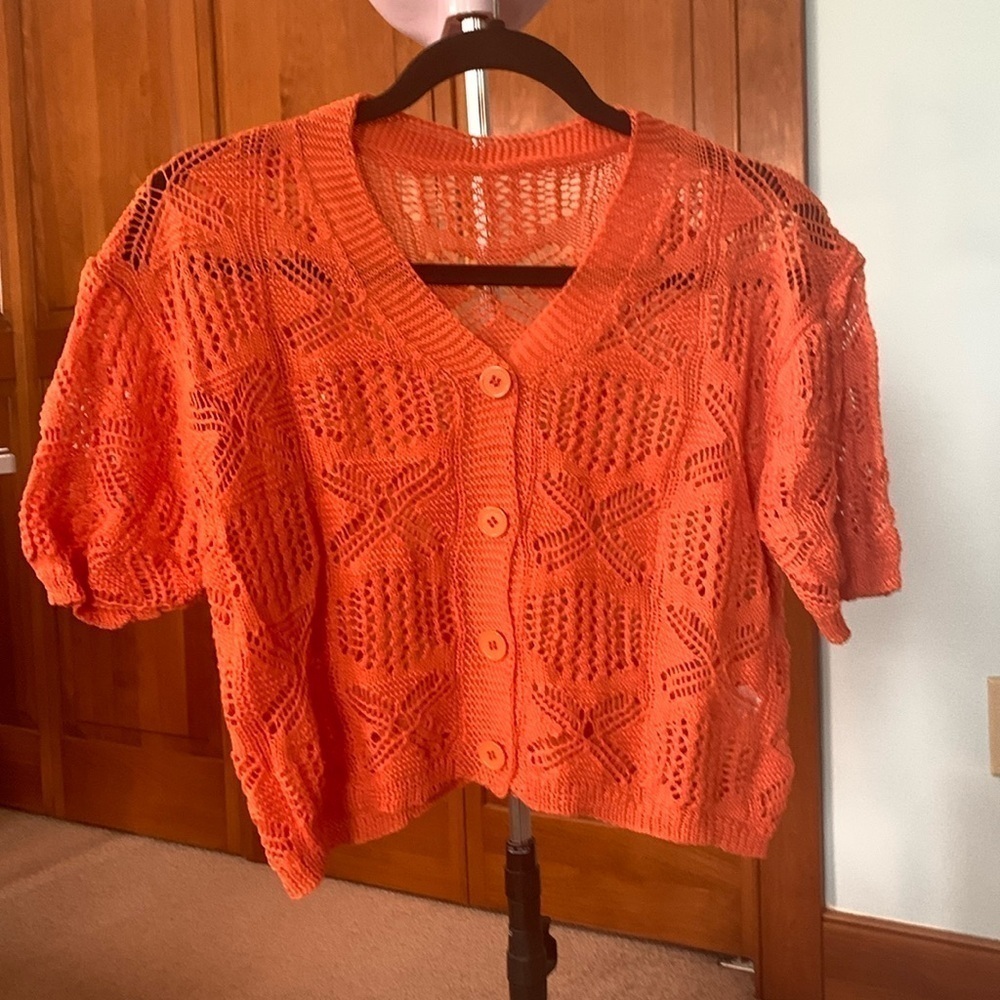 Beautiful orange open knit lightweight cropped sweater Size Large NWOT